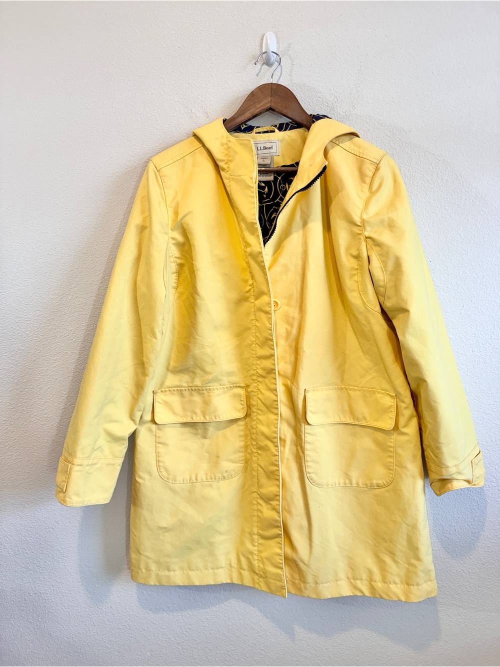 L.L.Bean Yellow Hooded Rain Jacket Coat L Nautical Coastal Grandmacore Prep K97
